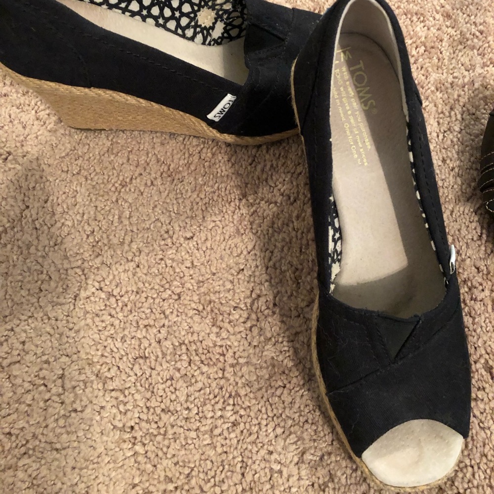 TOMS black peep toe wedges